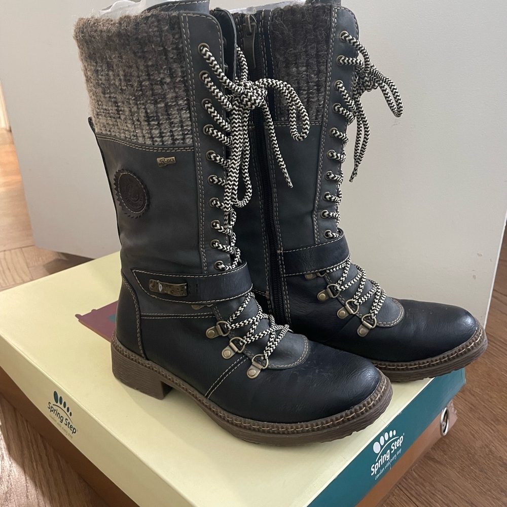 NEW Spring Step boots